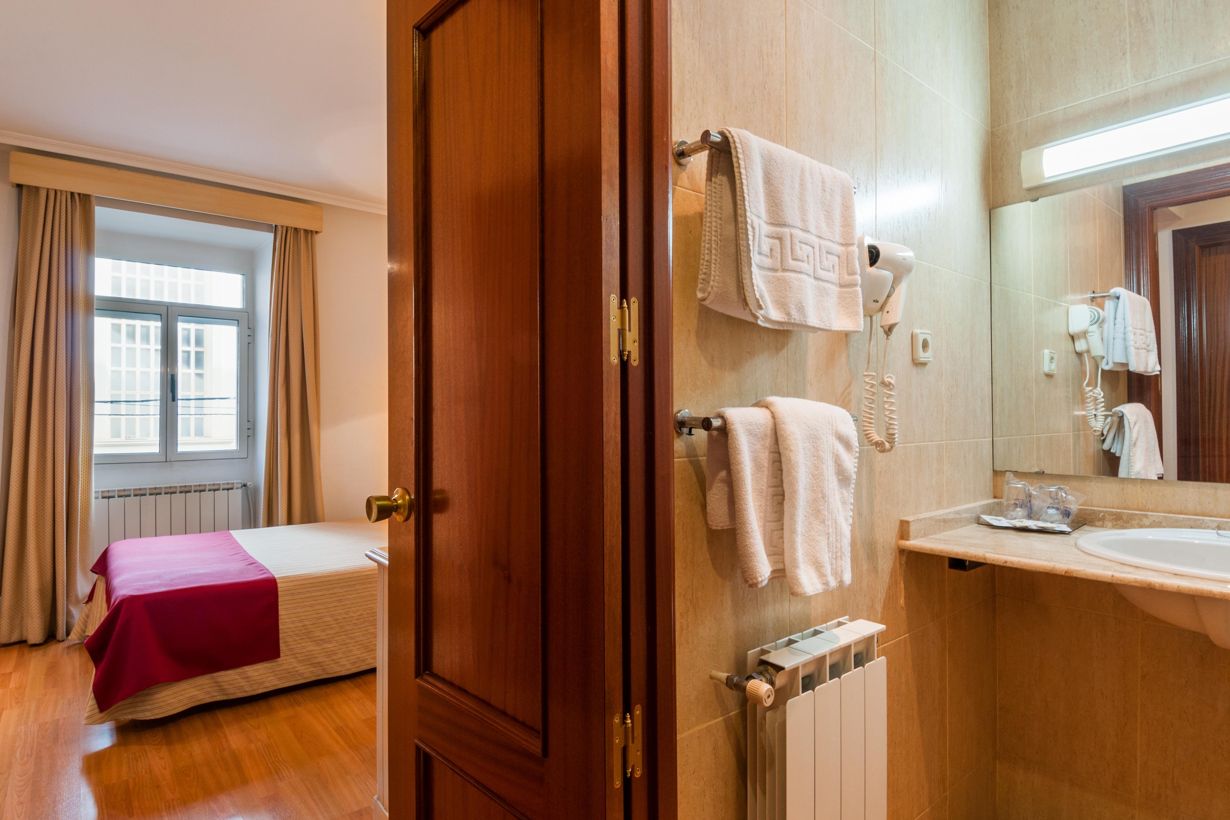 Hotel Victoria ليناريس المظهر الخارجي الصورة