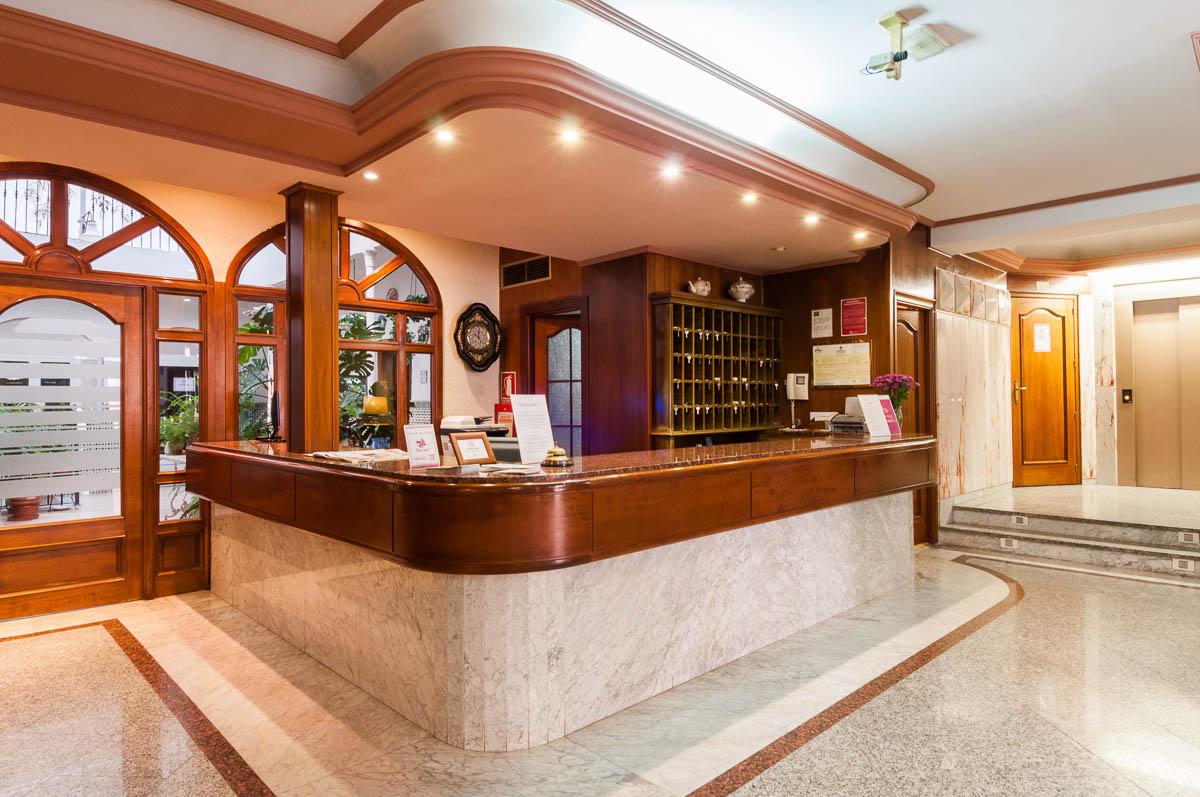 Hotel Victoria ليناريس المظهر الخارجي الصورة