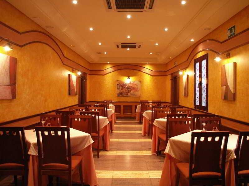 Hotel Victoria ليناريس المظهر الخارجي الصورة